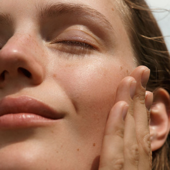 Dr. Hauschka Crema per il giorno con Fluido colorato concentrato