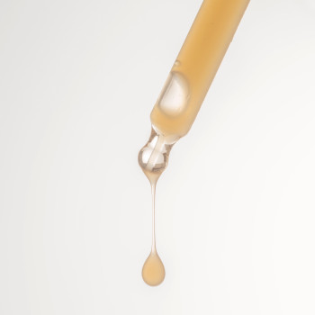 Hydrating Serum Plus Pipette Textur 5 1080x1080 Webshop